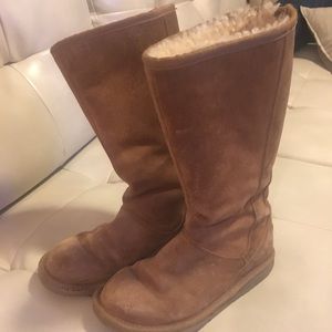UGG Australia # 5119 Size 6